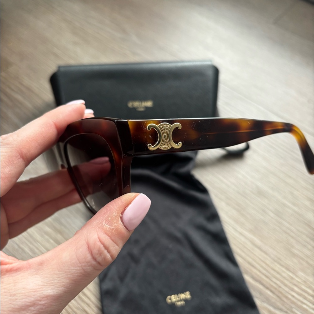 Celine Triomphe Tortoise Shell Sunglasses - Picture 6 of 7